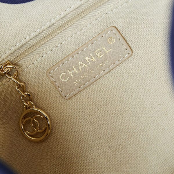 Chanel Small Tote Bag Dark Olive - Image 8