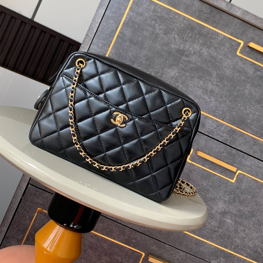 CHANEL large Camera Case black - Image 2