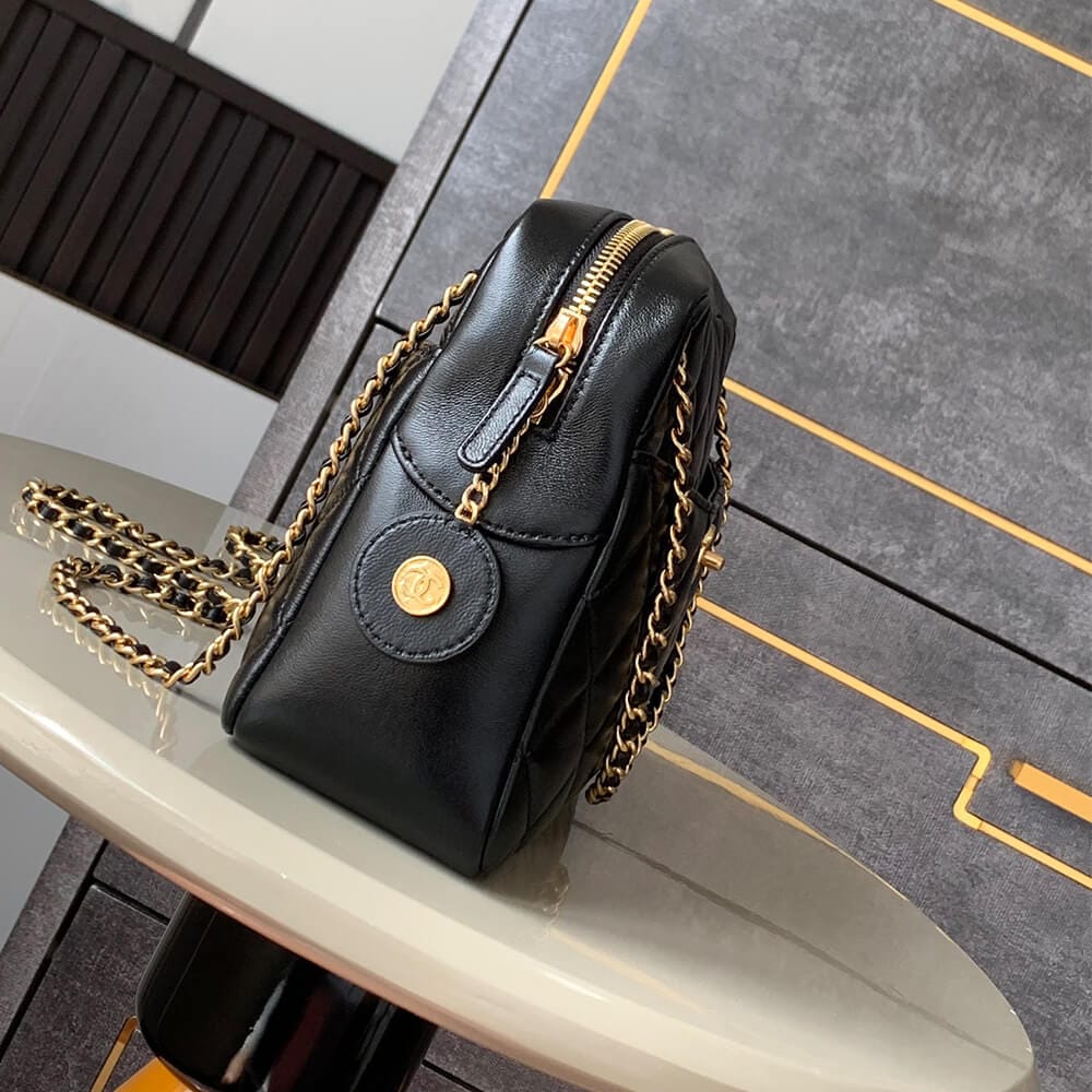 CHANEL large Camera Case black - Image 3