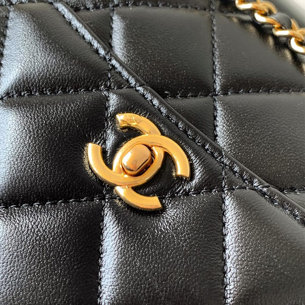 CHANEL large Camera Case black - Image 6