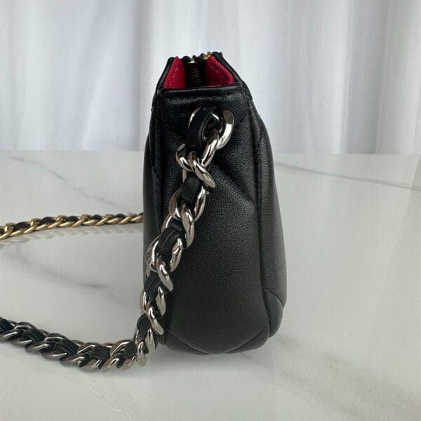 CHANEL 19 chain bag black - Image 3