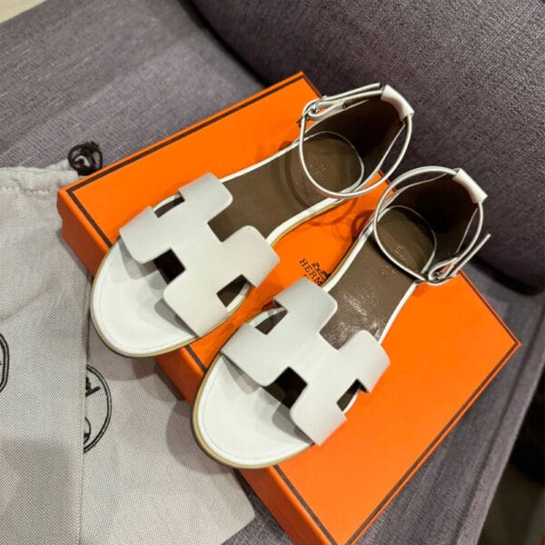 Hermès Santorini Sandals Beige - Image 2