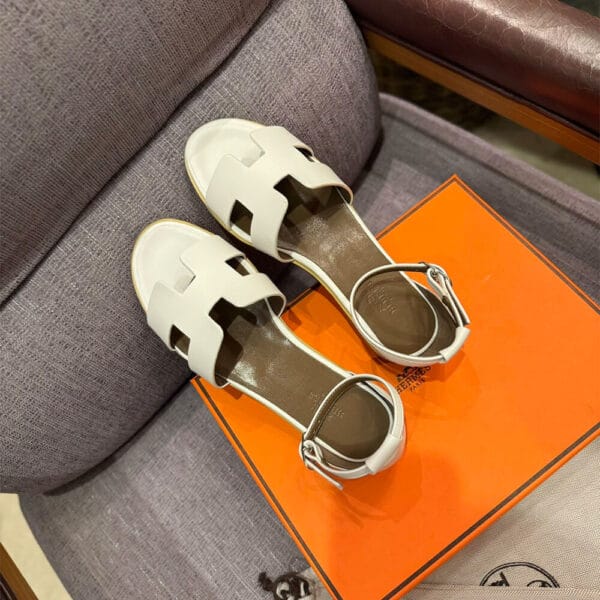Hermès Santorini Sandals Beige - Image 3