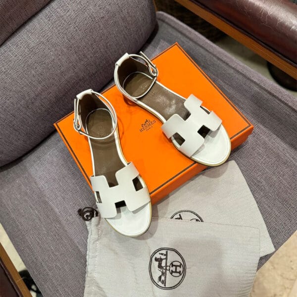 Hermès Santorini Sandals Beige - Image 6