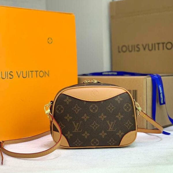Louis Vuitton DEAUVILLE MINI black - Image 4