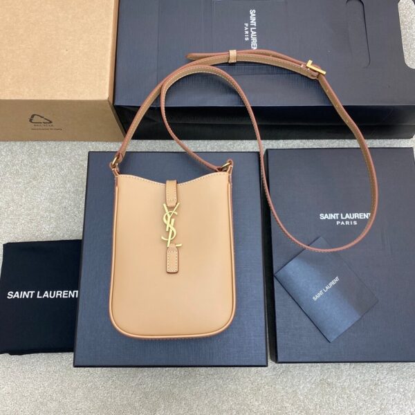 YSL Le 5 à 7 mini vertical bag in shiny leather Lake Blue - Image 2