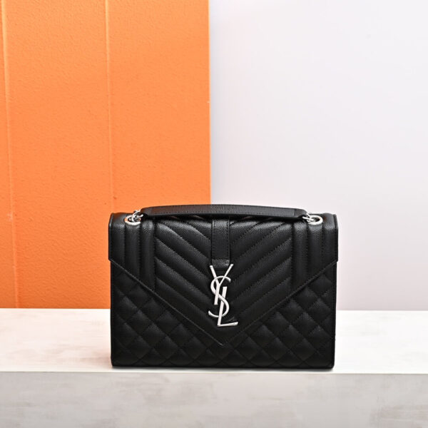 YSL ENVELOPE MEDIUM IN QUILTED GRAIN DE POUDRE EMBOSSED LEATHER black - Image 2