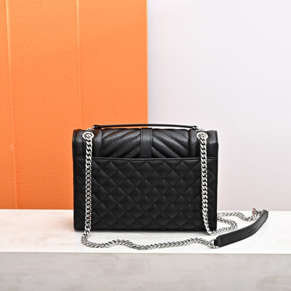 YSL ENVELOPE MEDIUM IN QUILTED GRAIN DE POUDRE EMBOSSED LEATHER black - Image 4