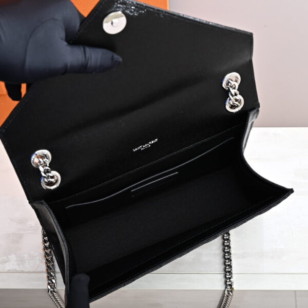 YSL ENVELOPE MEDIUM IN QUILTED GRAIN DE POUDRE EMBOSSED LEATHER black - Image 9