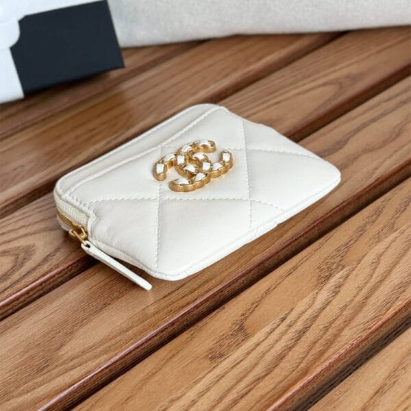 CHANEL 19 Zipped Coin Purse White - Image 5