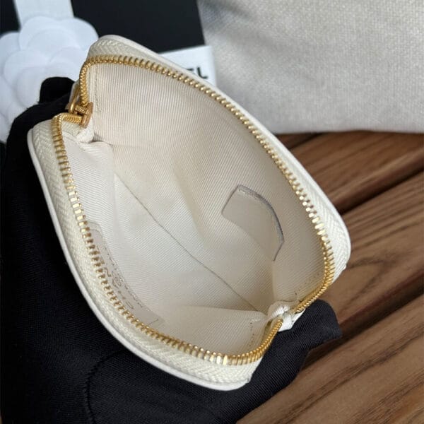 CHANEL 19 Zipped Coin Purse White - Image 8