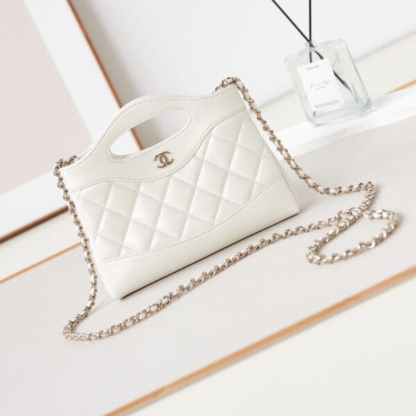 CHANEL 31 nano Bag Beige - Image 2