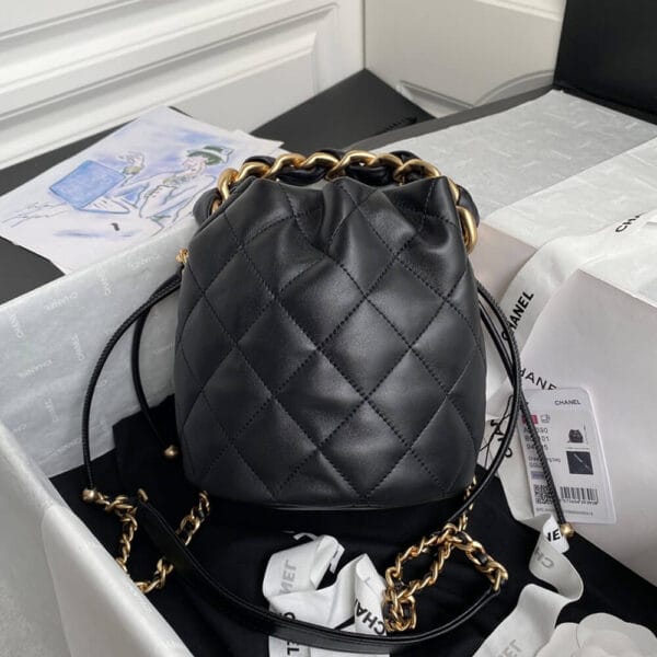 CHANEL Drawstring Bag black - Image 4