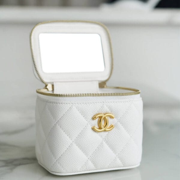 Chanel small gold ball makeup bag Beige - Image 7