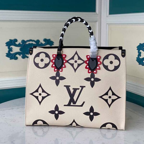 Louis Vuitton CRAFTY ONTHEGO GM Beige - Image 4