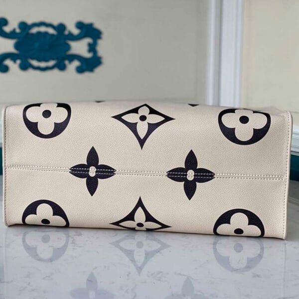 Louis Vuitton CRAFTY ONTHEGO GM Beige - Image 6