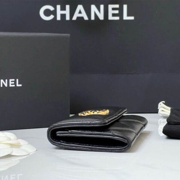 Chanel 19 flap card holder black - Image 5