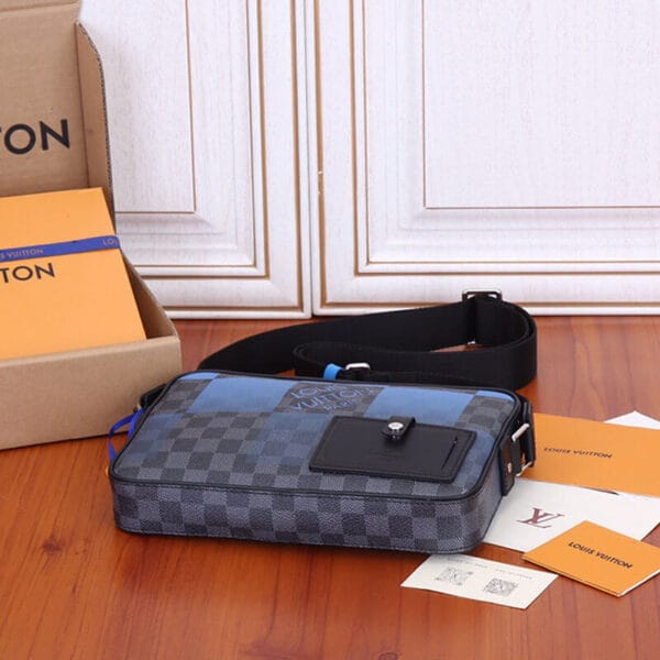 LV Alpha Messenger black - Image 5