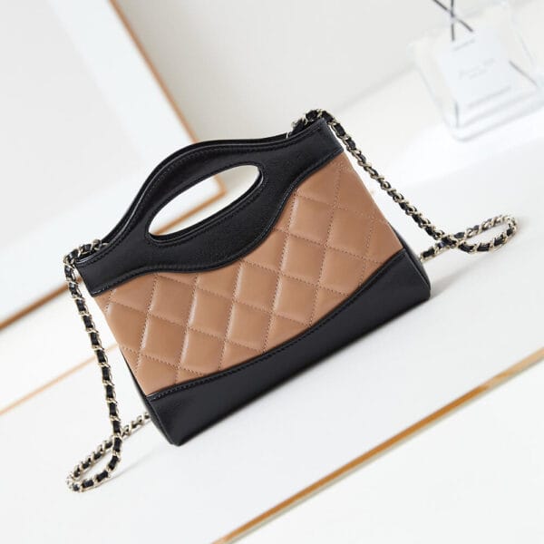 CHANEL 31 nano Bag black - Image 4