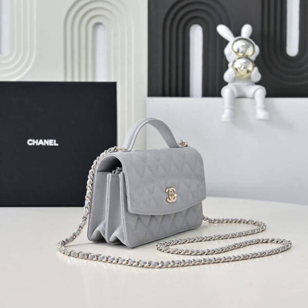 CHANEL Chain Clutch Dark Olive - Image 3