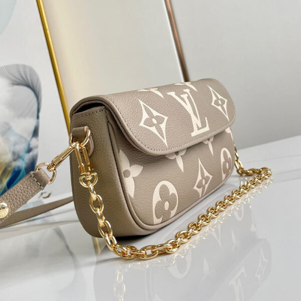 LV Wallet On Chain Ivy Medium grey - Image 3
