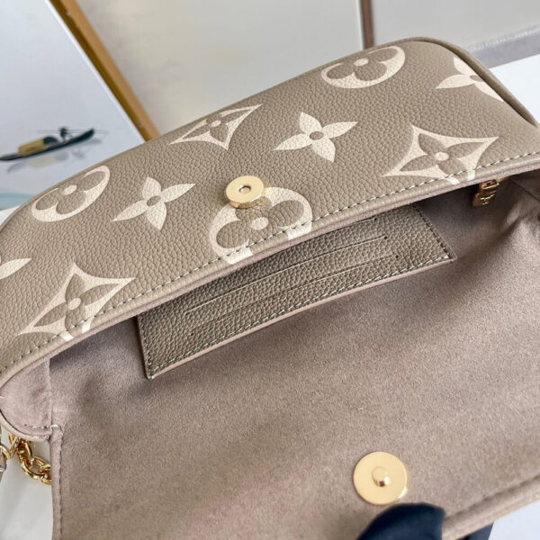 LV Wallet On Chain Ivy Medium grey - Image 7