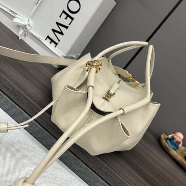 Loewe Small Paseo bag in shiny nappa calfskin(high-end grade) Beige - Image 3