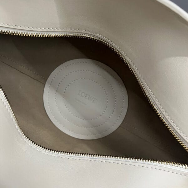 Loewe Small Paseo bag in shiny nappa calfskin(high-end grade) Beige - Image 8