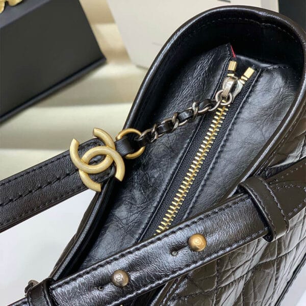 CHANEL’S GABRIELLE HOBO HANDBAG black - Image 5