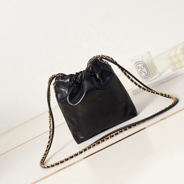 CHANEL 22 MINI HANDBAG black - Image 4