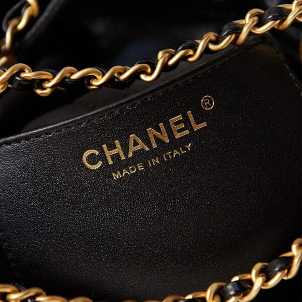 CHANEL 22 MINI HANDBAG black - Image 8