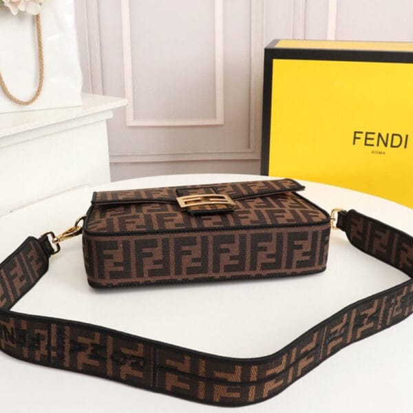 Fendi Baguette black - Image 6