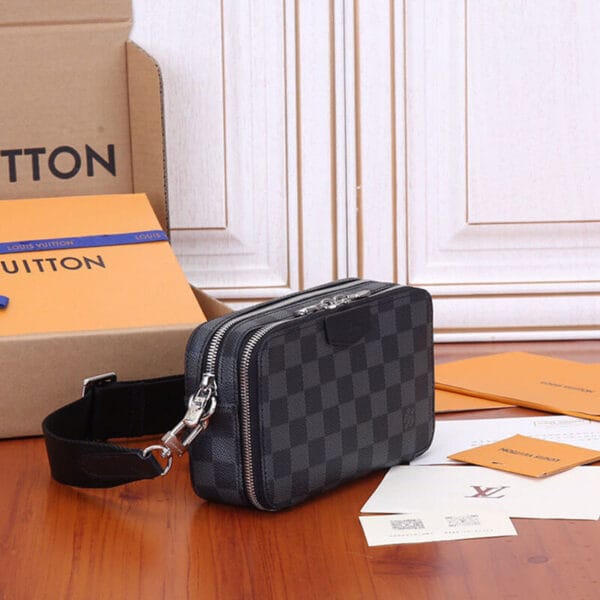LV Alpha Wearable Wallet black - Image 3