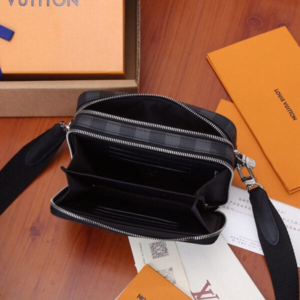 LV Alpha Wearable Wallet black - Image 6