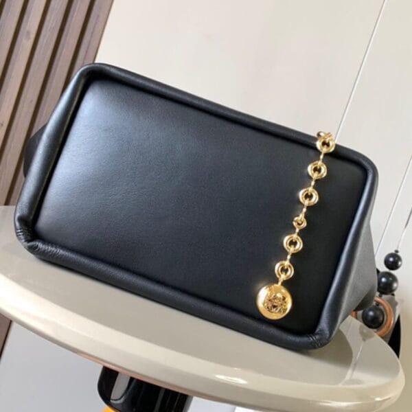Loewe Medium Squeeze bag in nappa lambskin black - Image 5