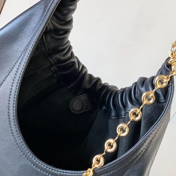 Loewe Medium Squeeze bag in nappa lambskin black - Image 8
