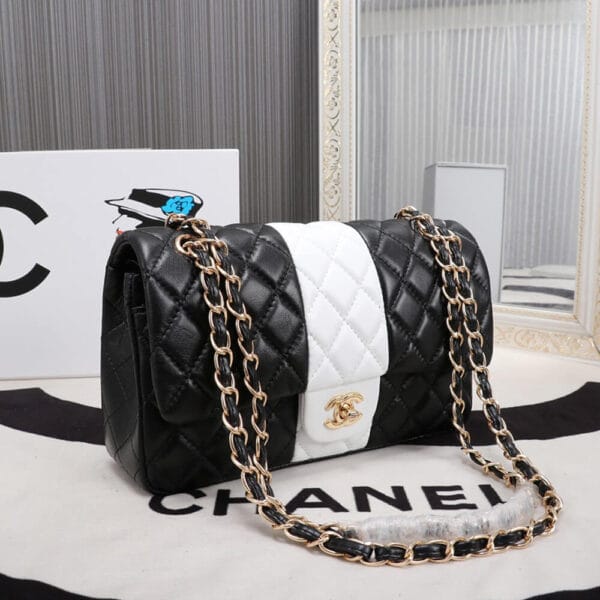 CHANEL CLASSIC HANDBAG black - Image 3