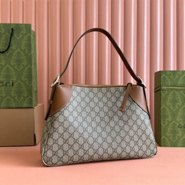 GG Emblem medium shoulder bag Beige - Image 4