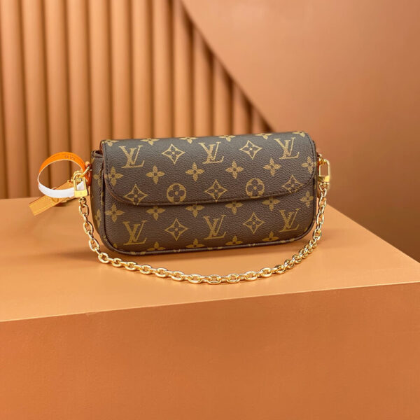 LV Wallet On Chain Ivy black - Image 2