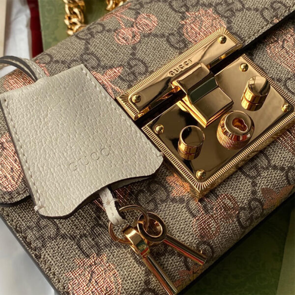 Padlock small berry shoulder bag Beige - Image 7