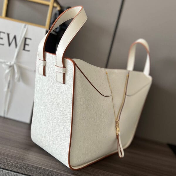 Loewe Small Hammock bag in soft grained calfskin Beige - Image 3