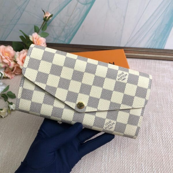 Louis Vuitton Sarah Wallet Beige - Image 3