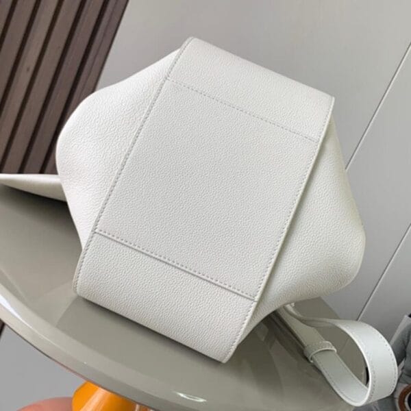 Loewe Small Hammock bag in soft grained calfskin Beige - Image 5