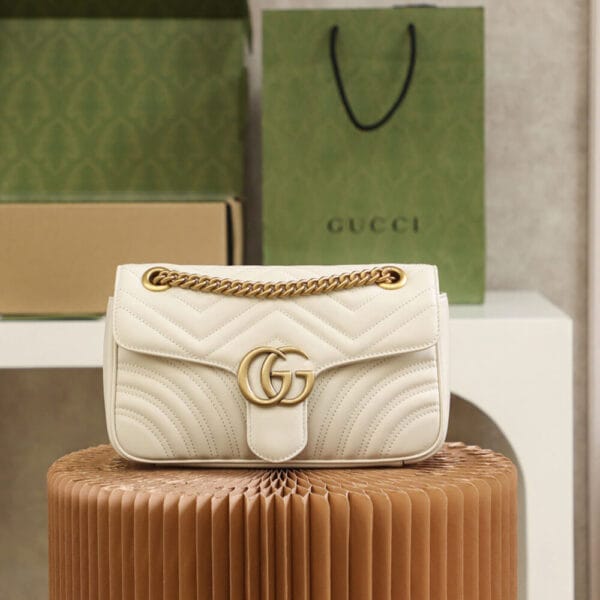GG Marmont small matelasse shoulder bag Beige - Image 2