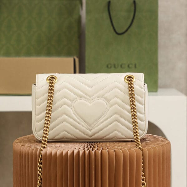 GG Marmont small matelasse shoulder bag Beige - Image 4