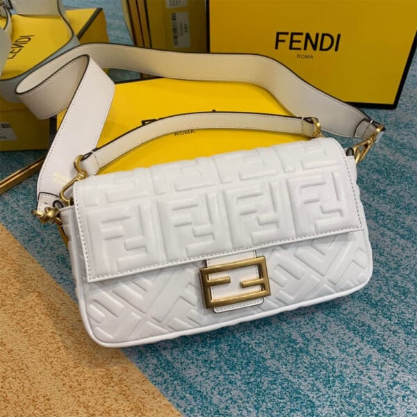 Fendi Baguette Beige - Image 2