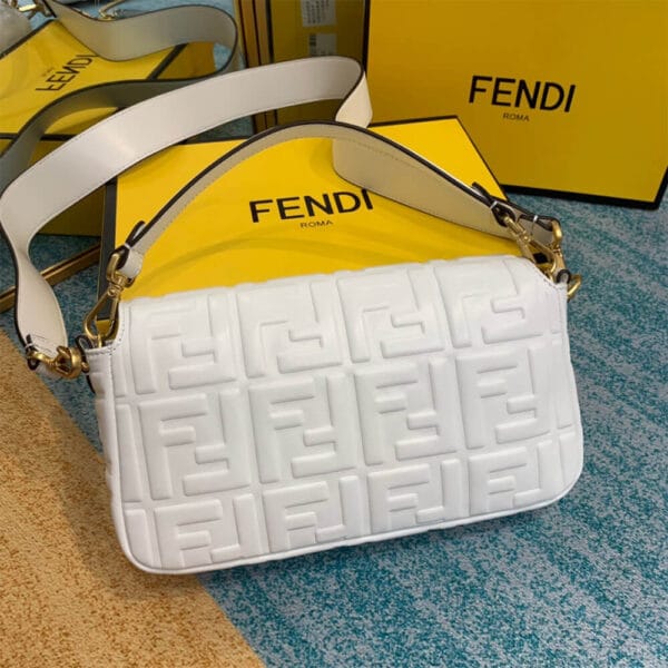 Fendi Baguette Beige - Image 4