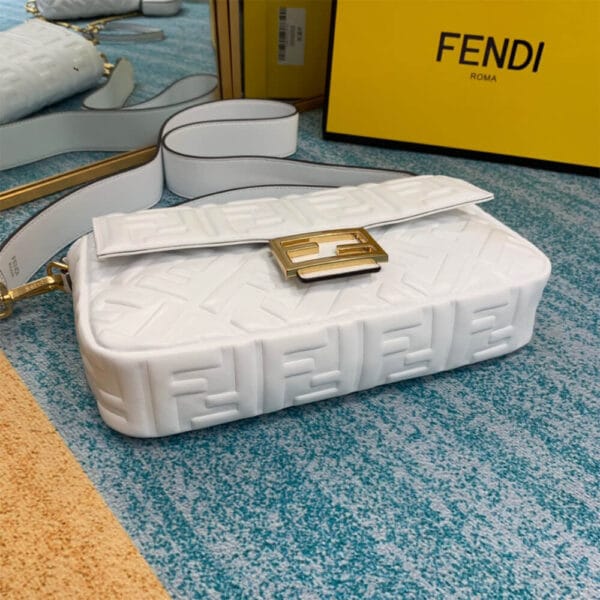 Fendi Baguette Beige - Image 6