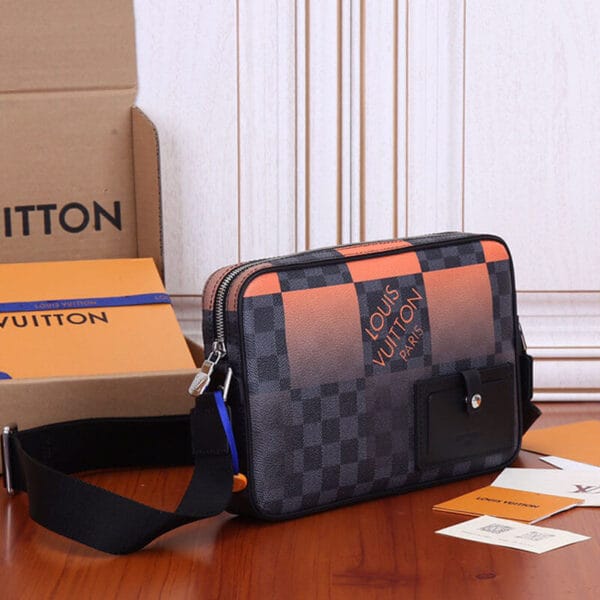 LV Alpha Messenger black - Image 3