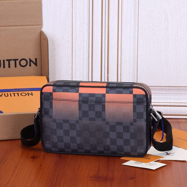 LV Alpha Messenger black - Image 4